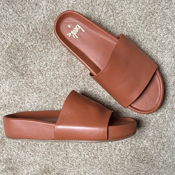Beek Pelican Sandals - Picture 2 of 5